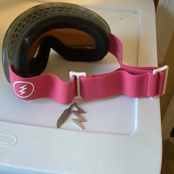 Electric ladies Ski Goggles/mask worn on one trip Excellent condition - Picture 3 of 5